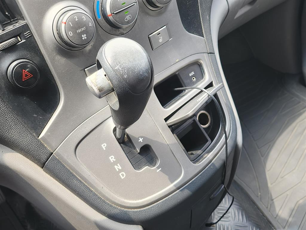 HYUNDAI Starex 2008 Blanco - Importación desde Corea - HF Imports Iquique - Foto 16