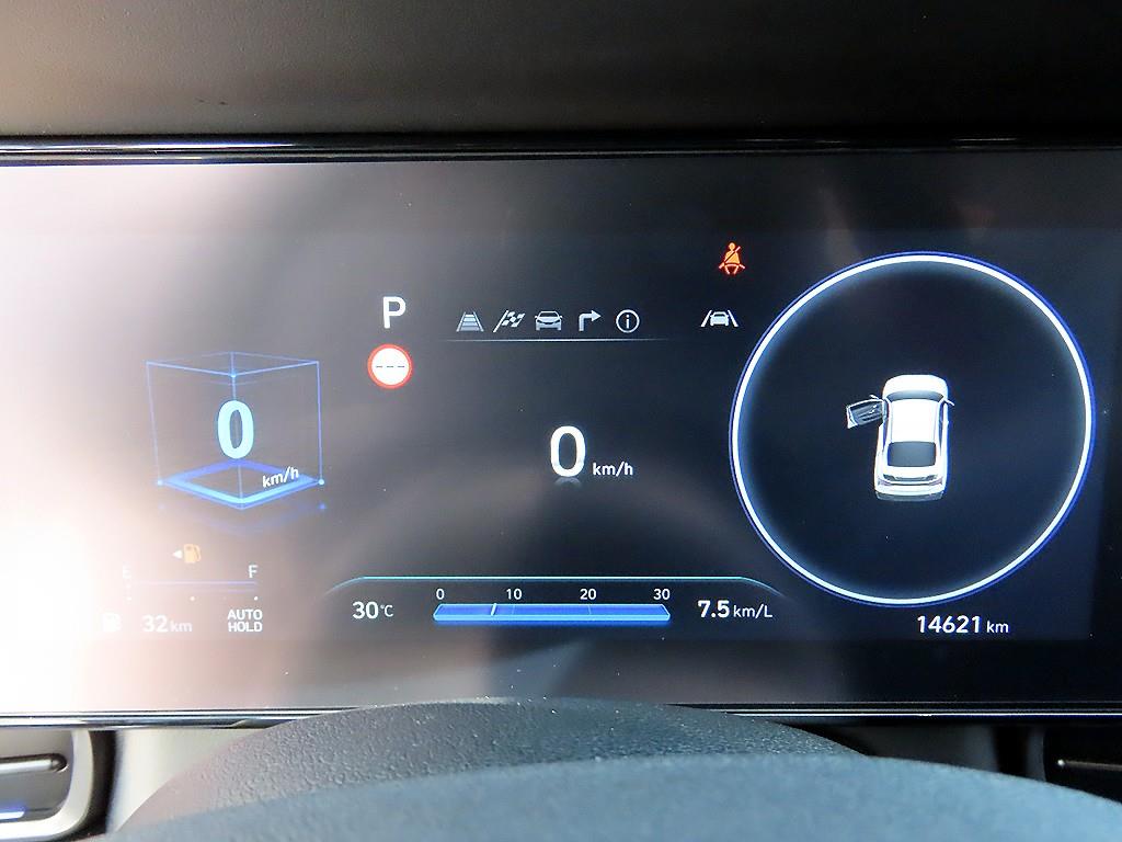 HYUNDAI Avante - Vista 11