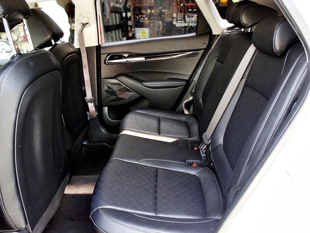 KIA Seltos - Vista 8