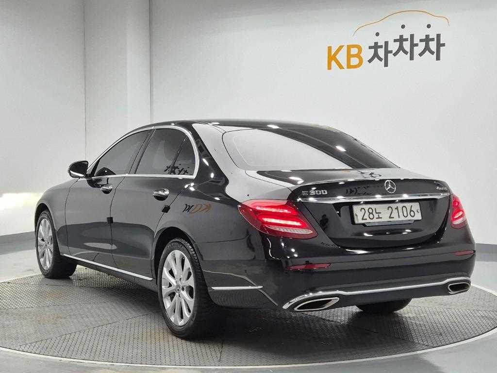 Mercedes Benz E class - Vista 2