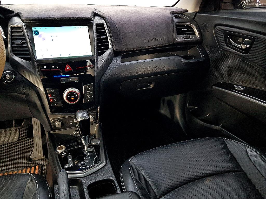 Ssangyong Tivoli - Vista 12