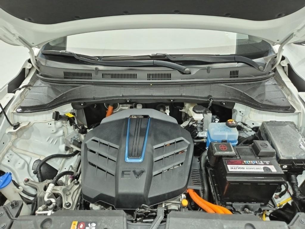 HYUNDAI Kona - Vista 7