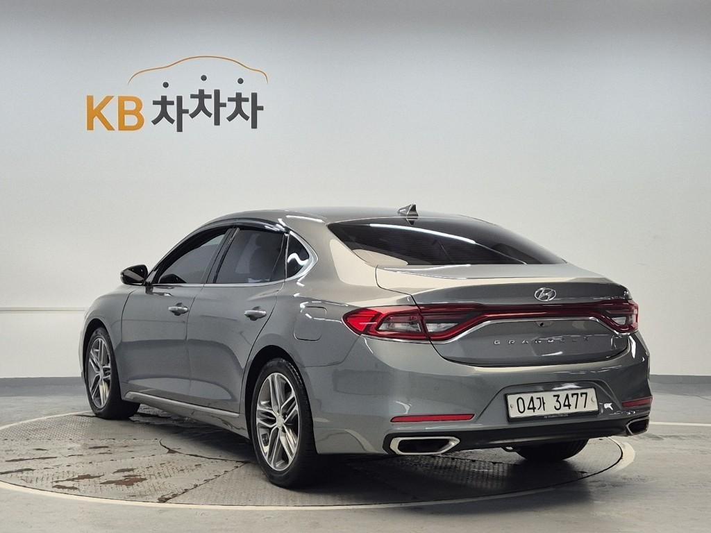 HYUNDAI Grandeur - Vista 2