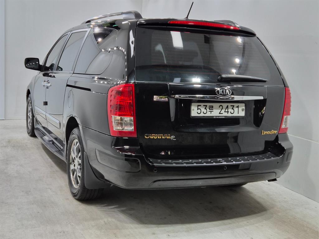 KIA Carnival - Vista 6