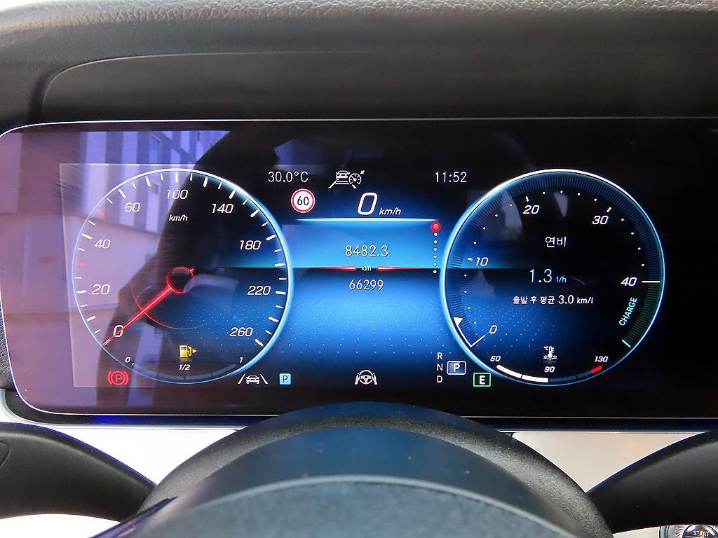 Mercedes Benz E class - Vista 11