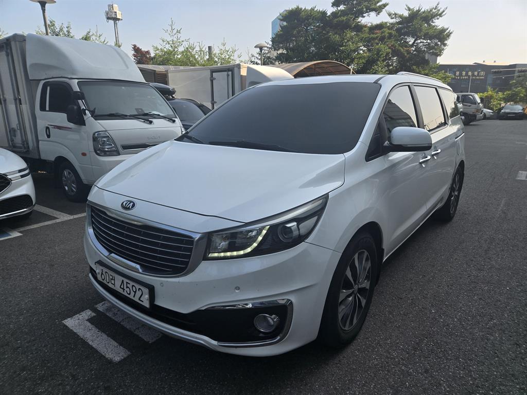 KIA Carnival 2018 Blanco - Importación desde Corea - HF Imports Iquique - Foto 1
