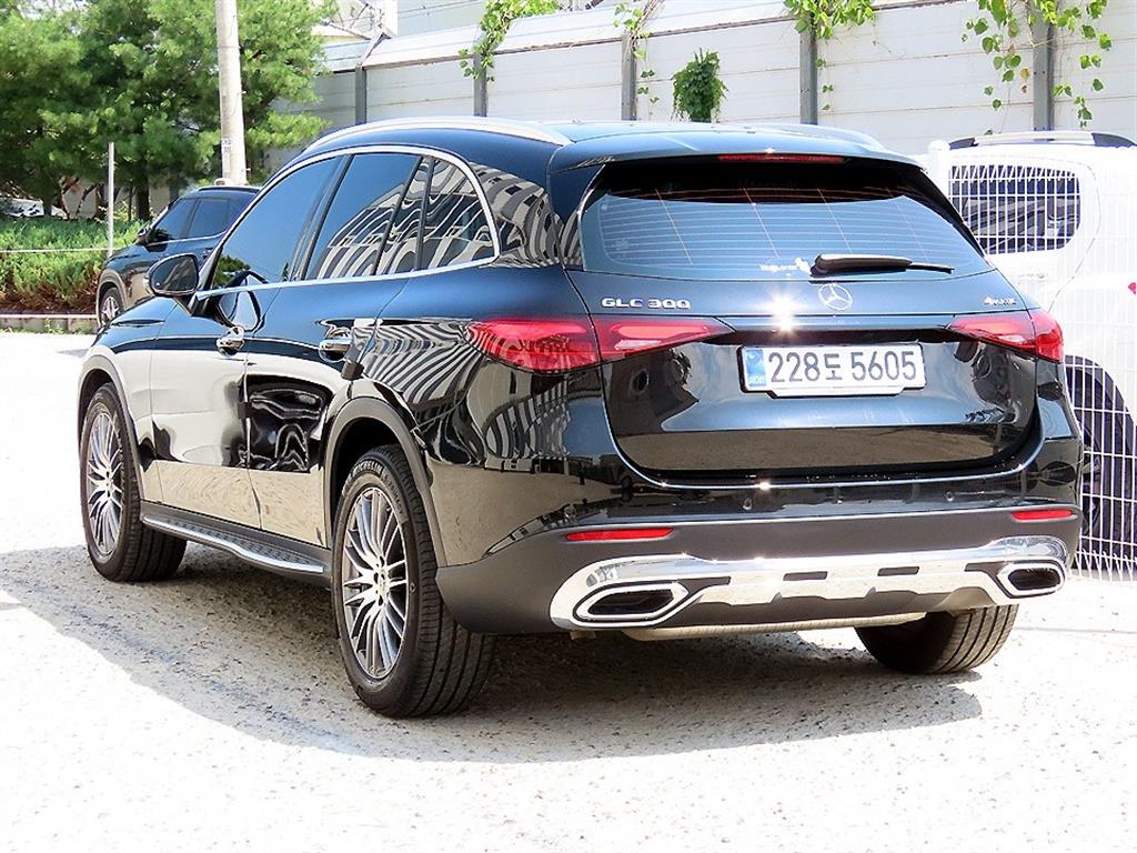 Mercedes Benz GLC Class - Vista 3