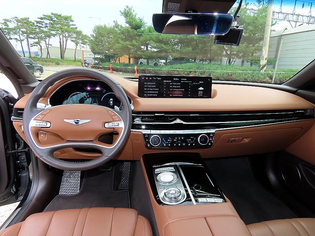 Genesis G80 - Vista 9