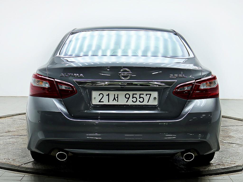Nissan Altima - Vista 3