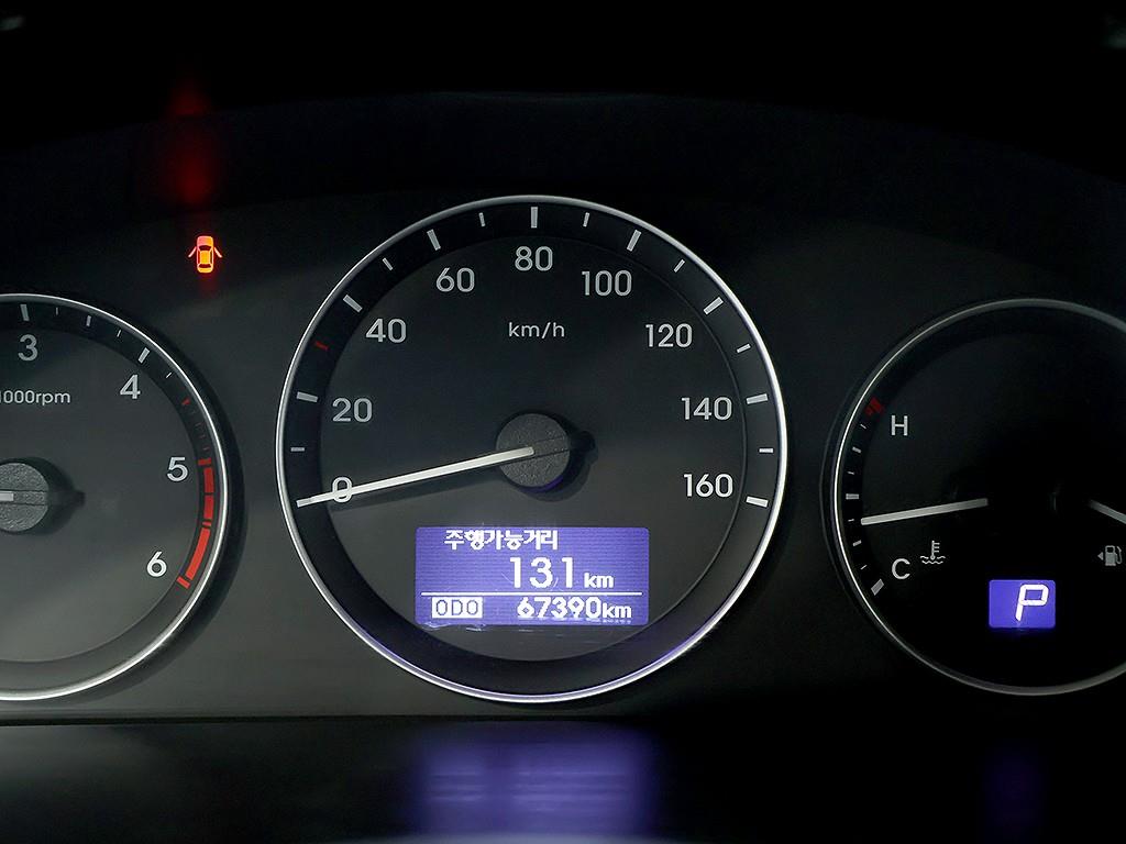 HYUNDAI Starex - Vista 8
