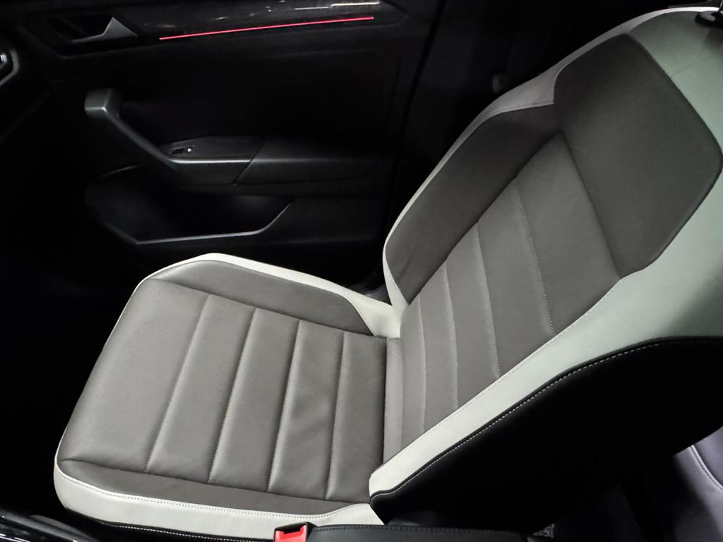 Volkswagen T-Roc - Vista 3