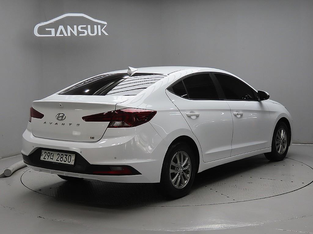 HYUNDAI Avante - Vista 6