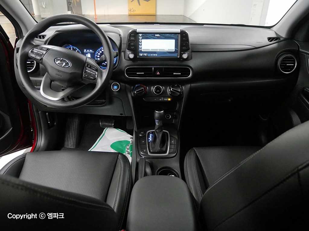 HYUNDAI Kona - Vista 8