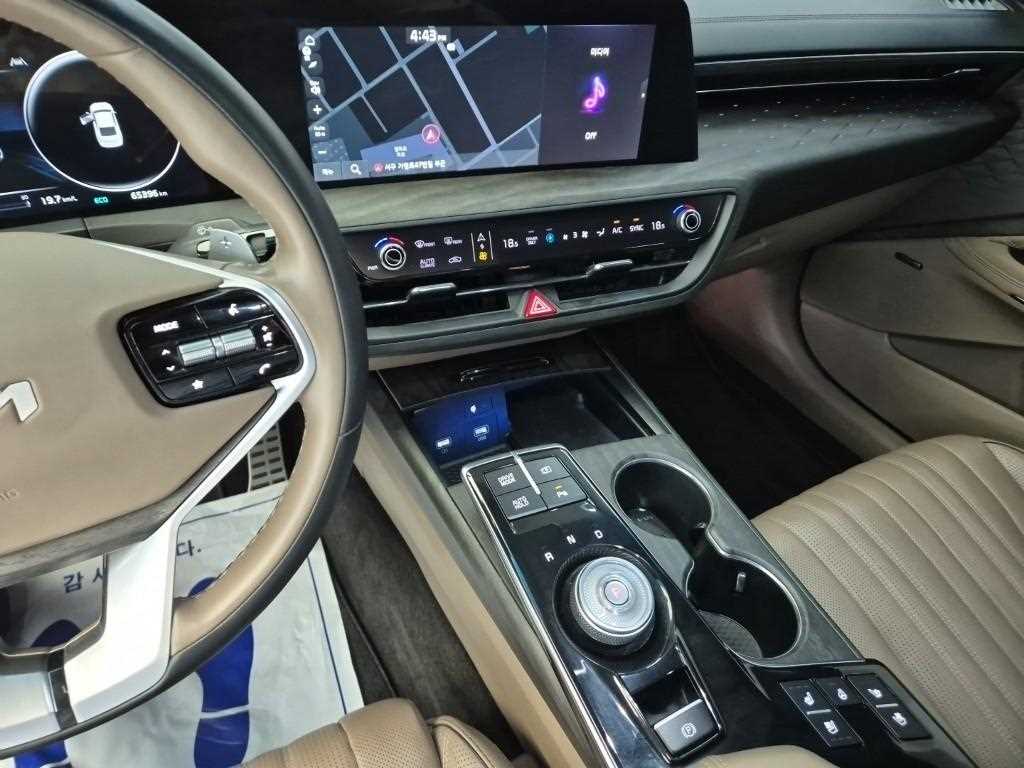 KIA K8 - Vista 12