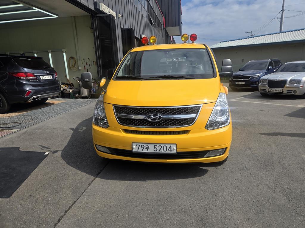 HYUNDAI Starex 2015 Amarillo - Importación desde Corea - HF Imports Iquique - Foto 1
