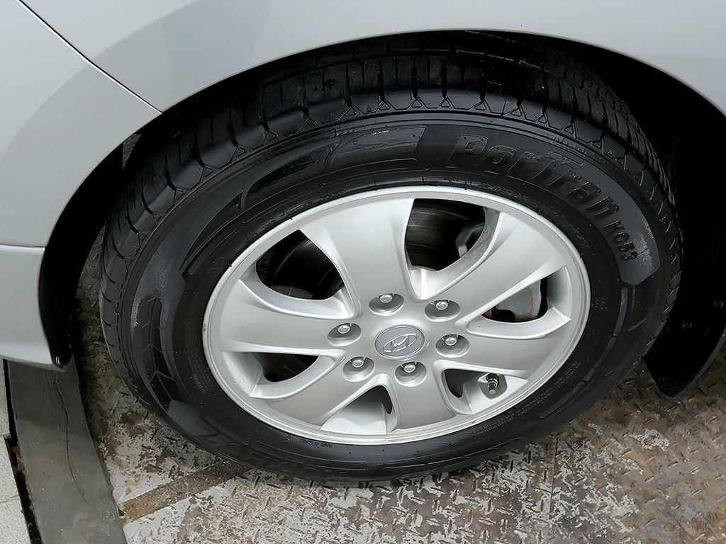 HYUNDAI Starex - Vista 10