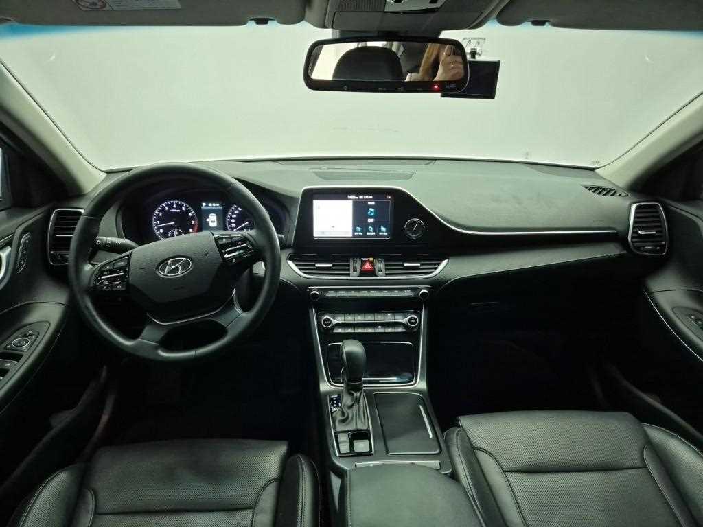 HYUNDAI Grandeur - Vista 7