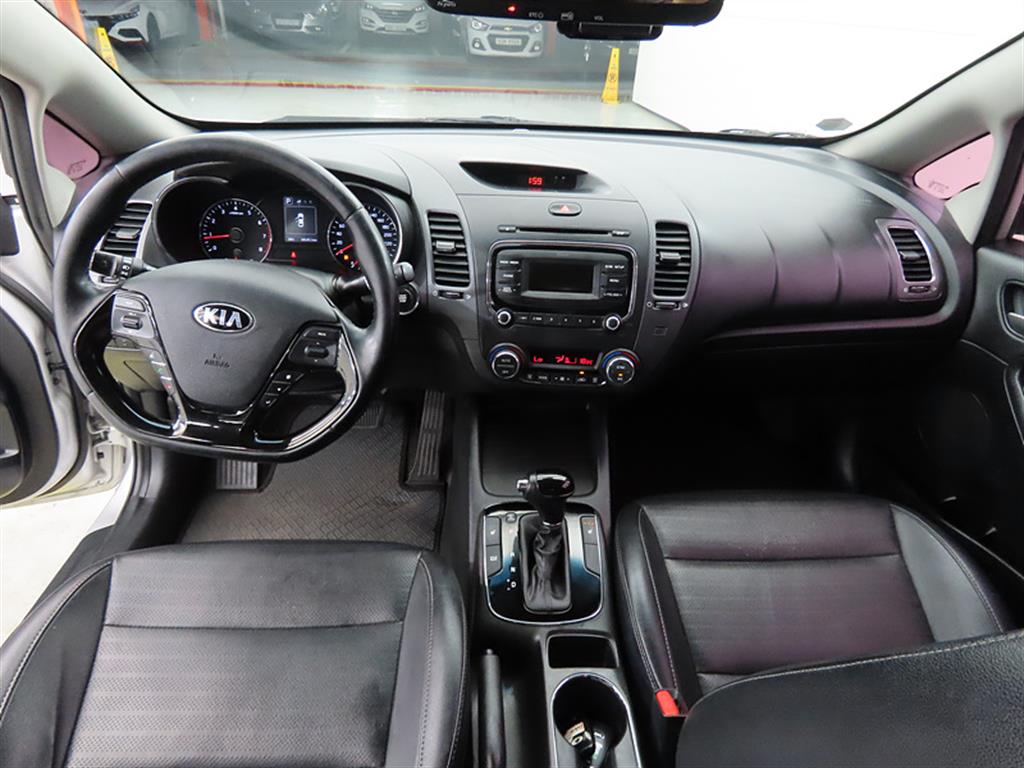 KIA K3 - Vista 9