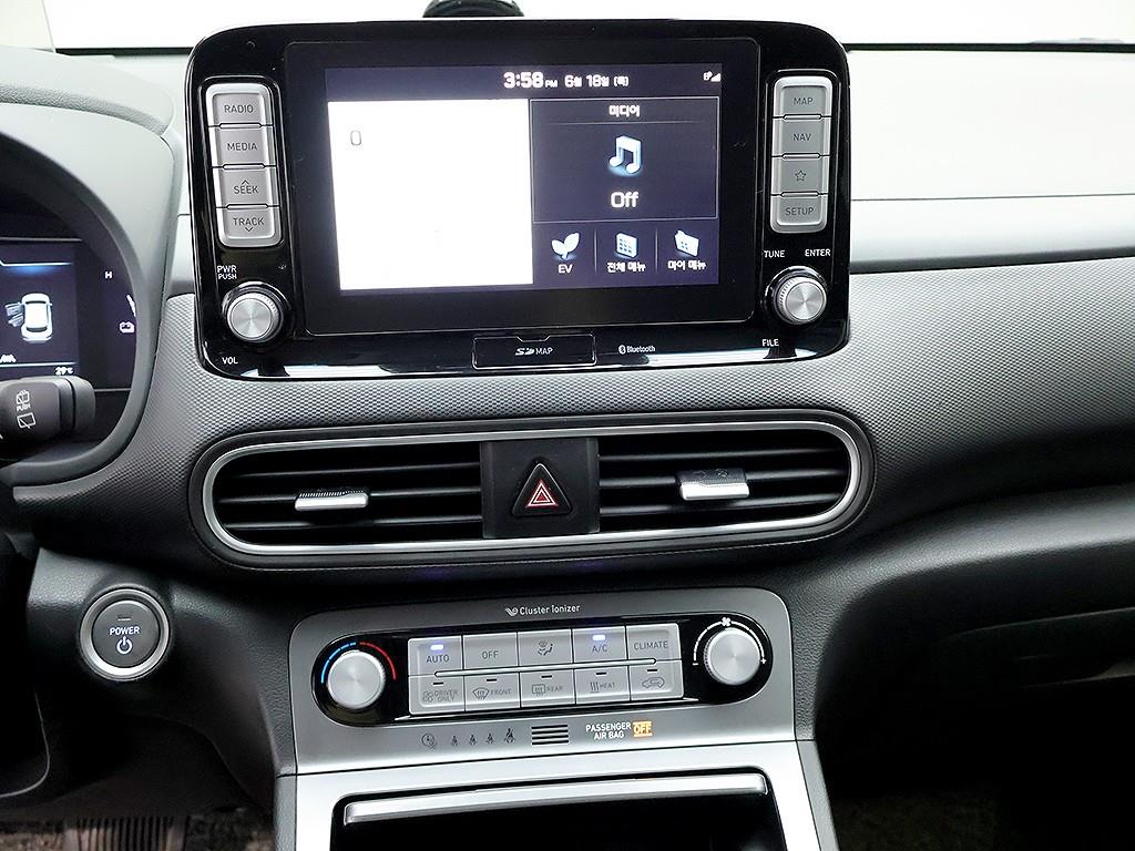 HYUNDAI Kona - Vista 11