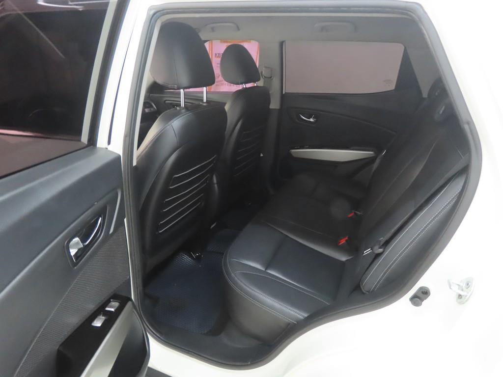Ssangyong Tivoli - Vista 8