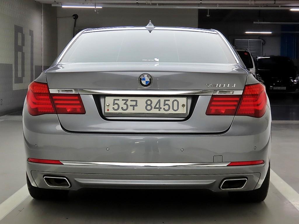 BMW 7 Series - Vista 3