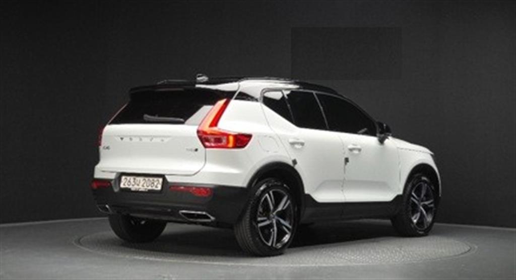 Volvo XC40 - Vista 3