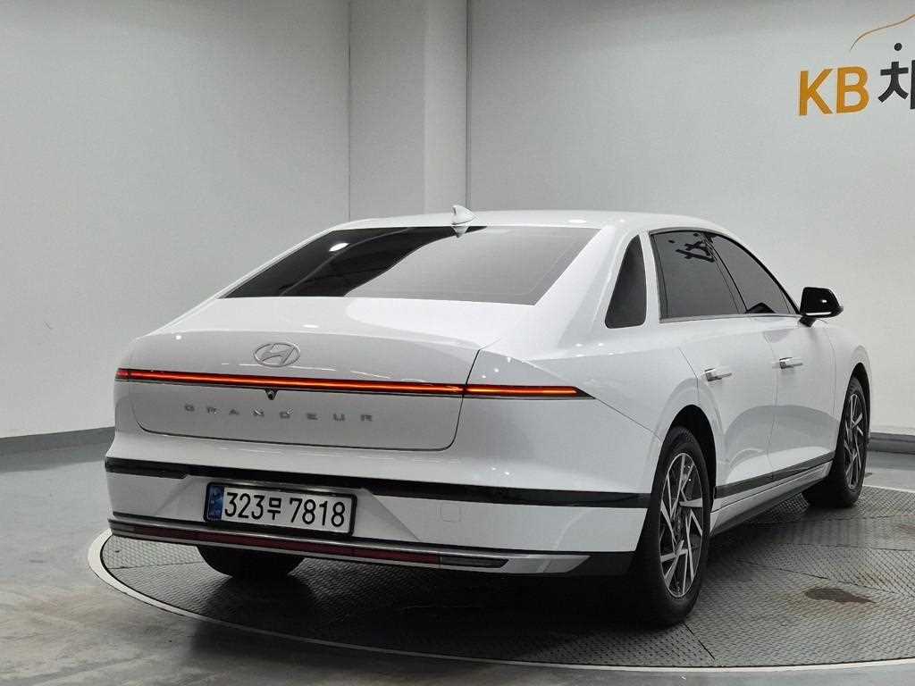 HYUNDAI Grandeur - Vista 3