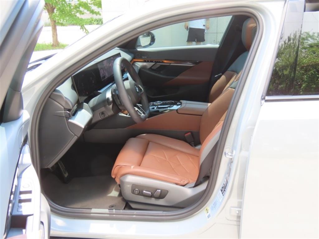 BMW 5 Series 2024 - Importación desde Corea - HF Imports Iquique - Foto 15