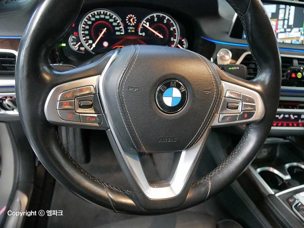 BMW 7 Series - Vista 10