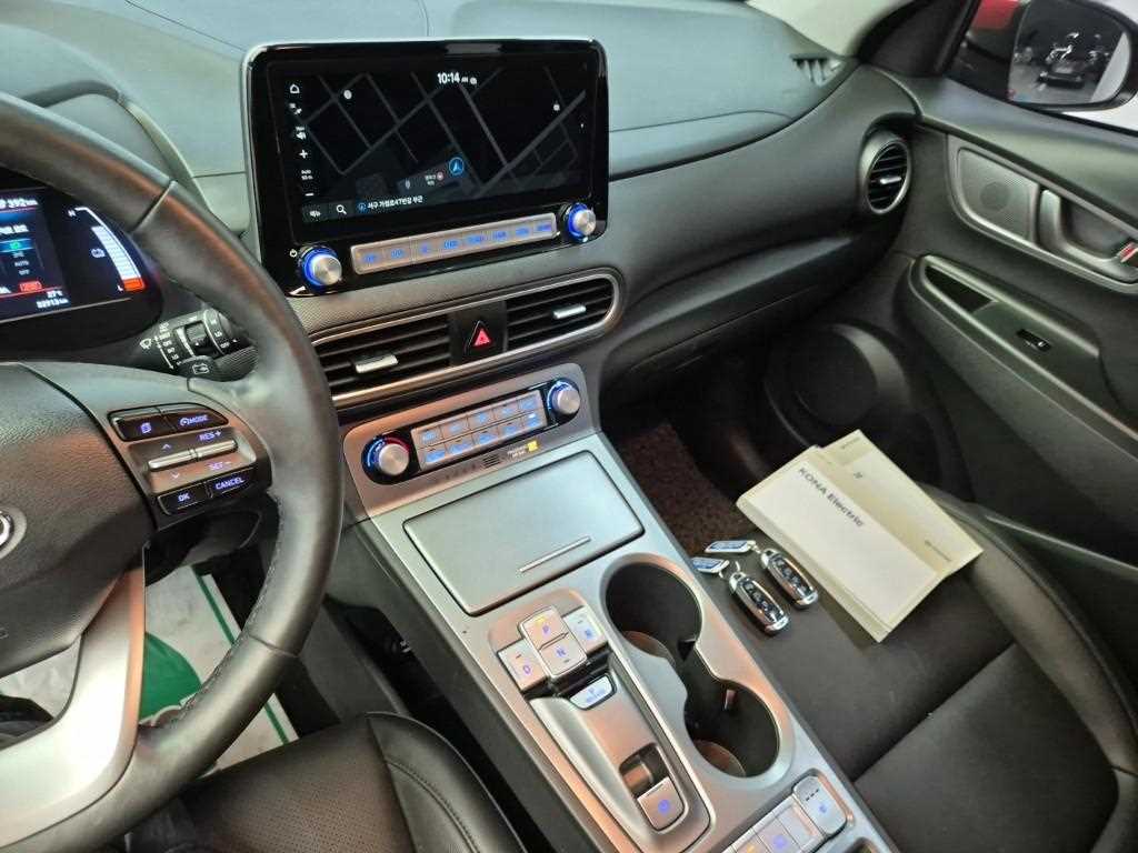 HYUNDAI Kona - Vista 12