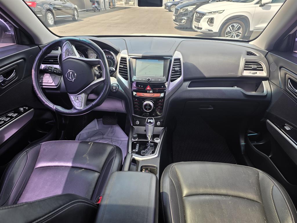 Ssangyong Tivoli - Vista 9
