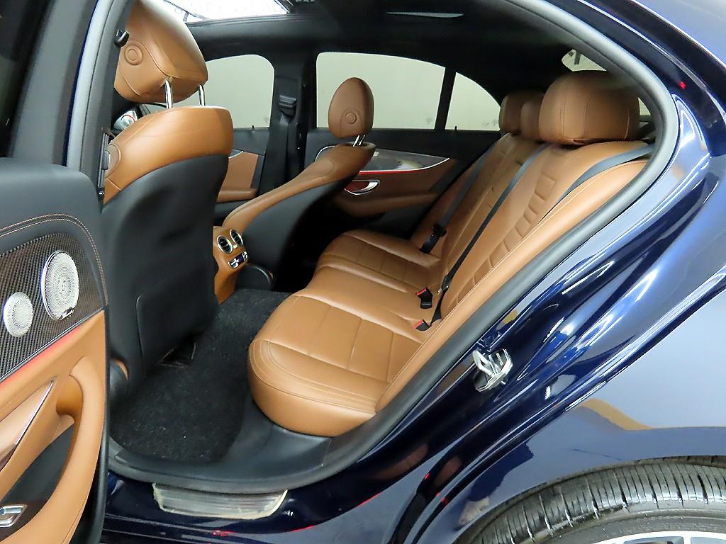 Mercedes Benz E class - Vista 8