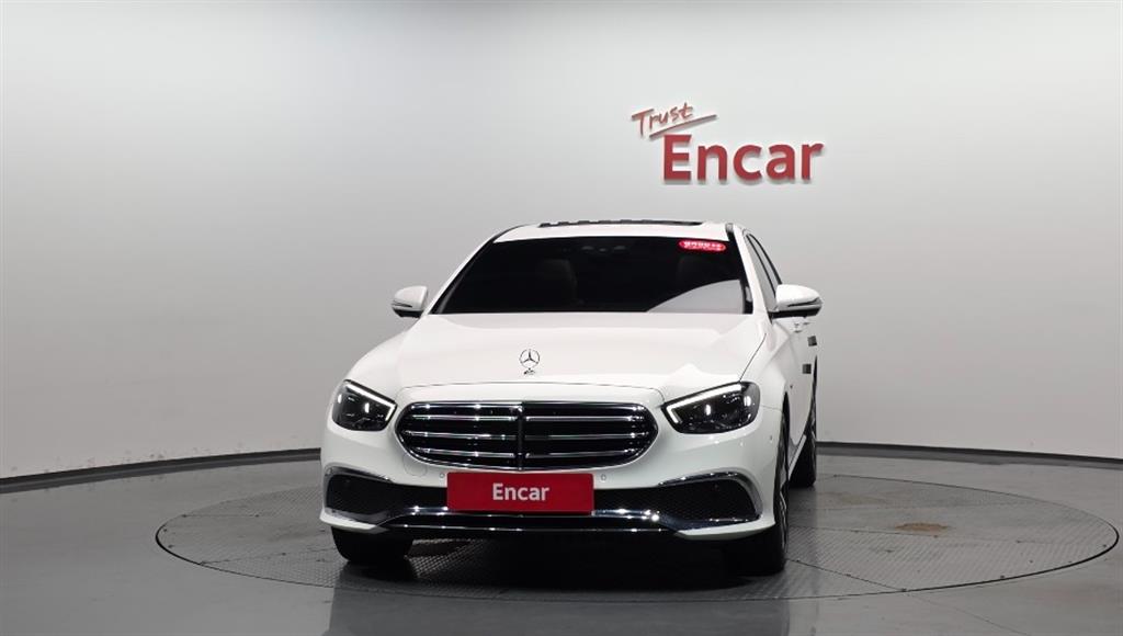 Mercedes Benz E class - Vista 3
