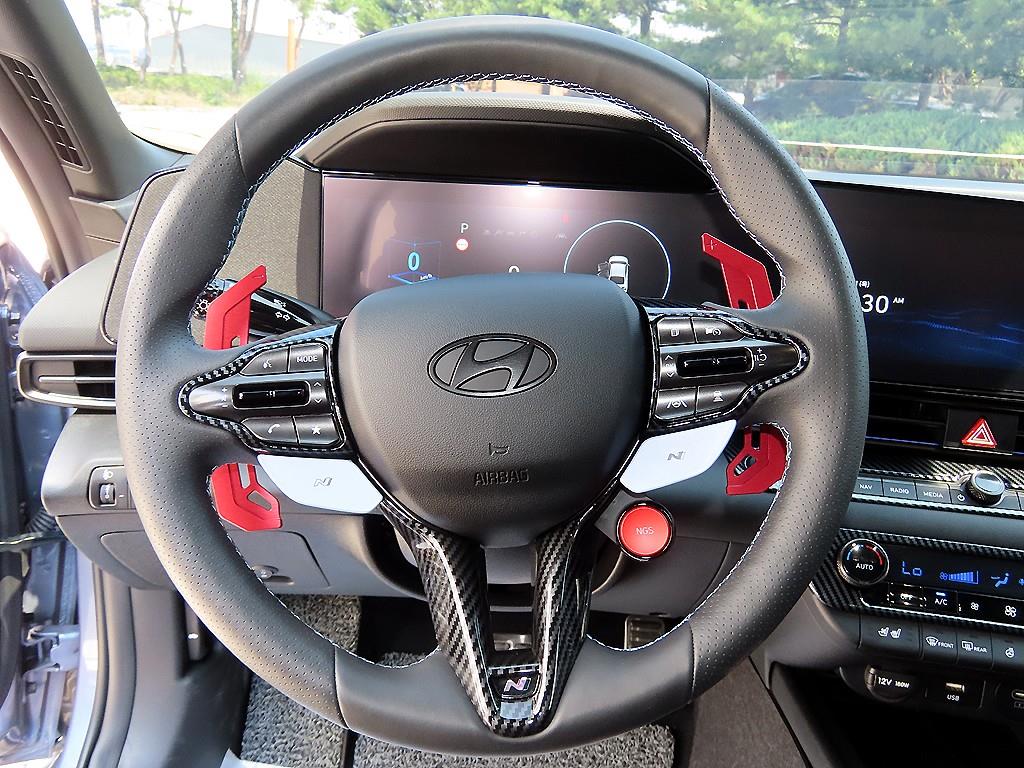 HYUNDAI Avante - Vista 10