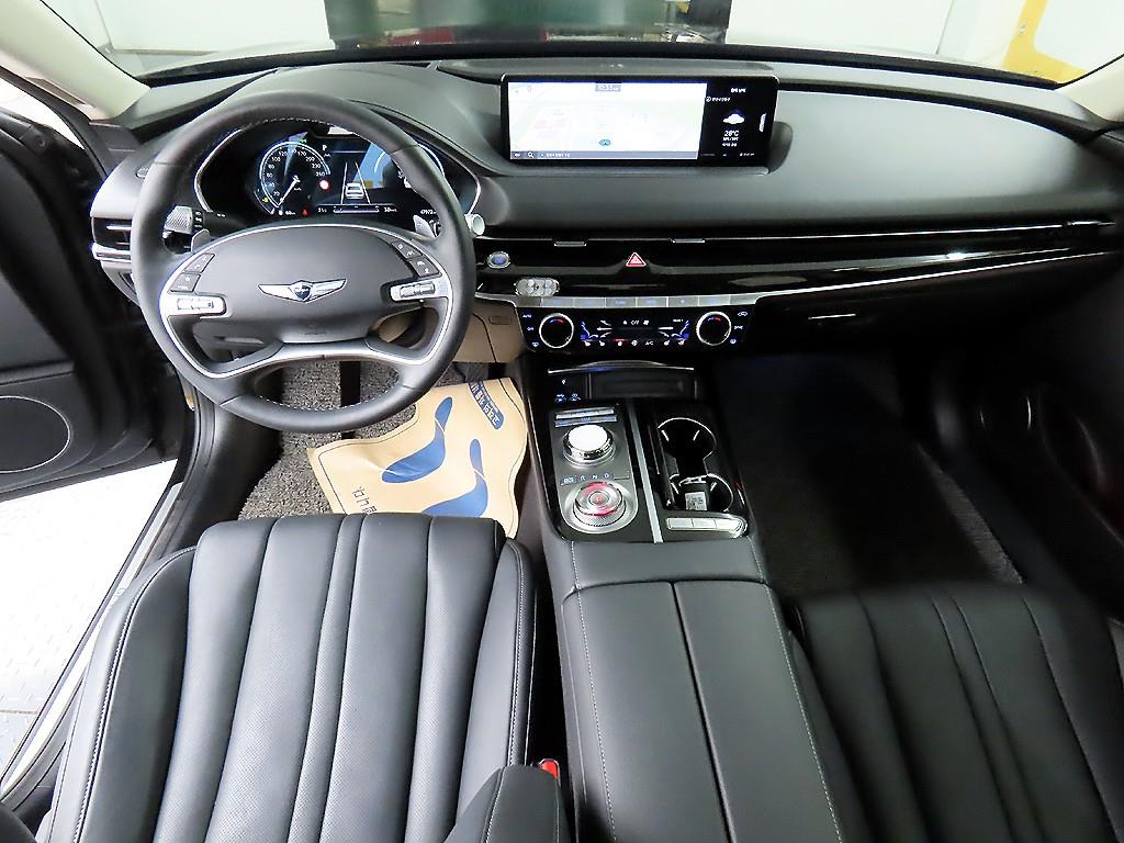 Genesis G80 - Vista 9