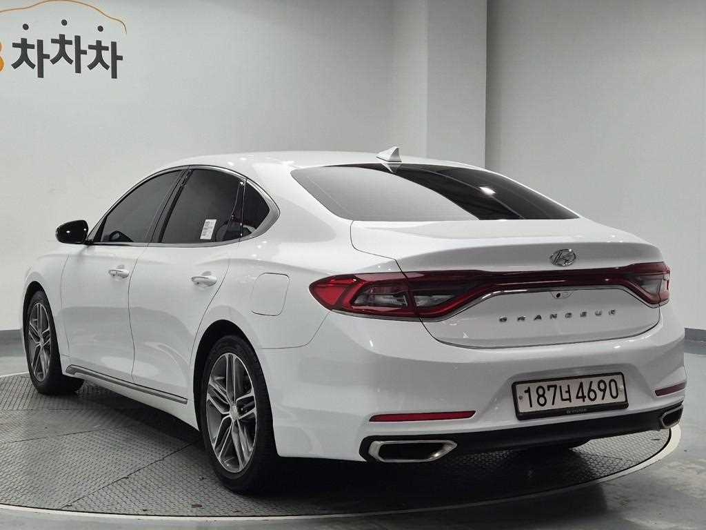 HYUNDAI Grandeur - Vista 2