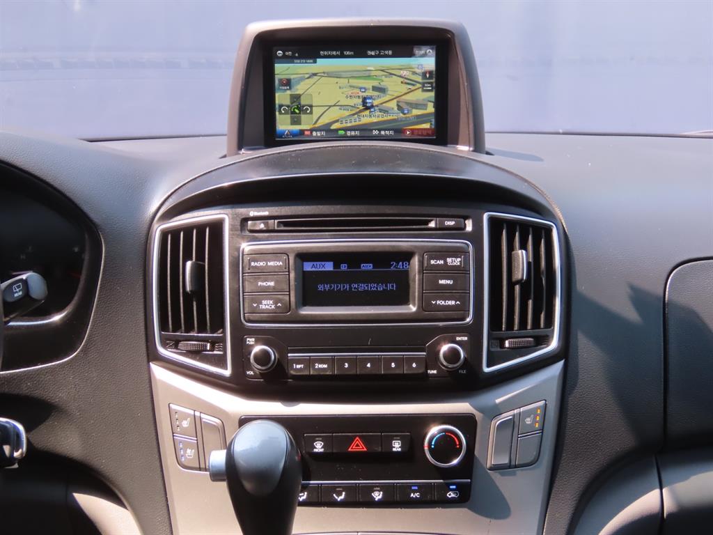 HYUNDAI Starex - Vista 11