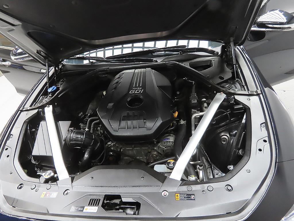 Genesis G70 - Vista 9