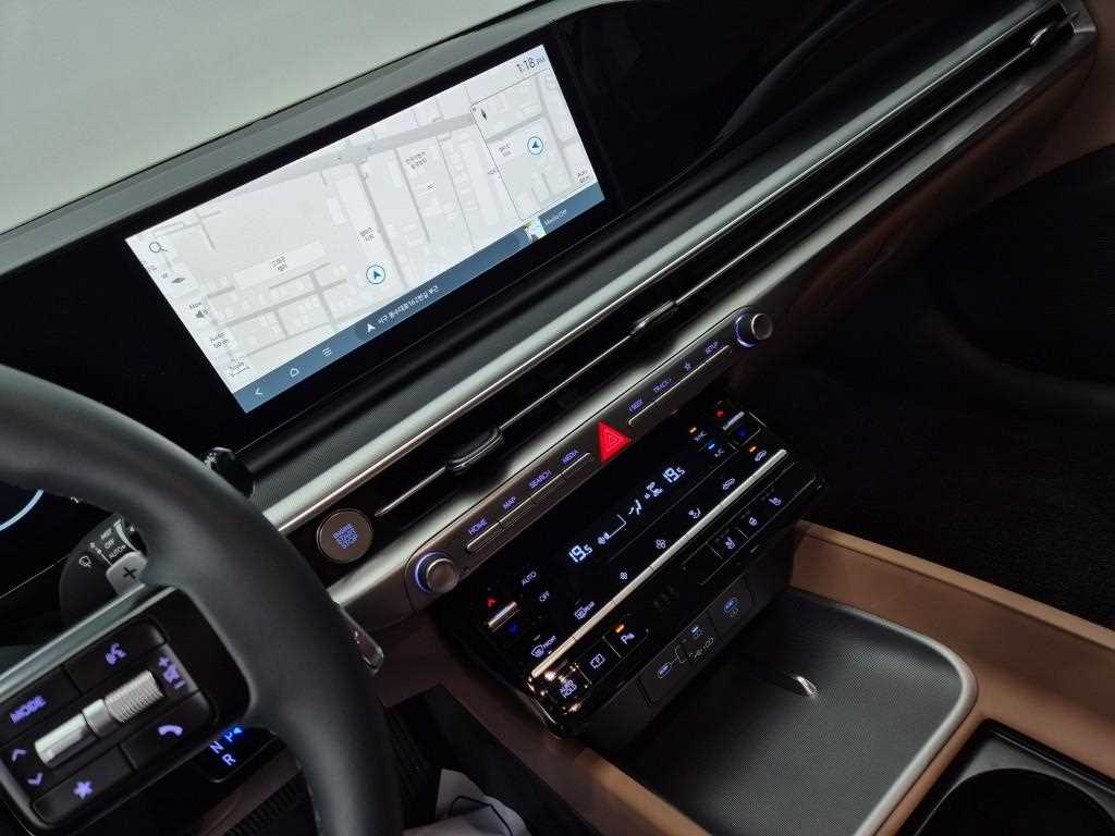 HYUNDAI Grandeur - Vista 12