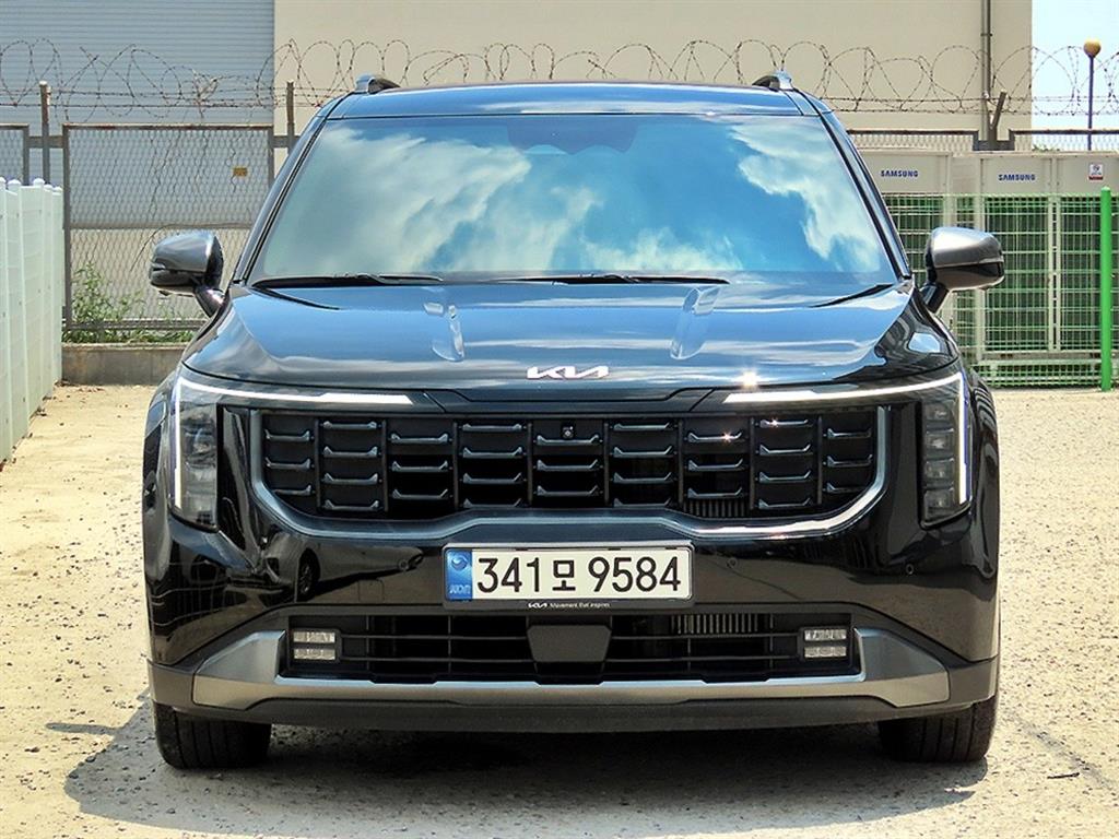 KIA Carnival 2024 Negro - Importación desde Corea - HF Imports Iquique - Foto 1