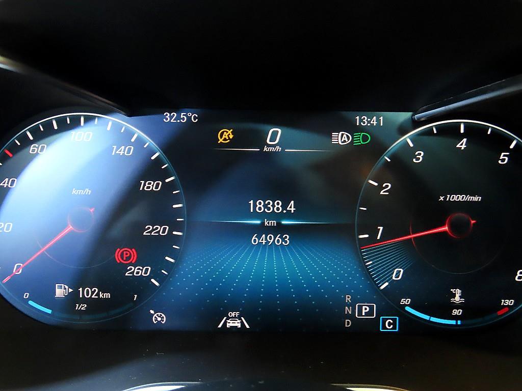 Mercedes Benz C Class - Vista 9