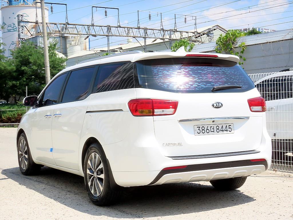 KIA Carnival - Vista 3