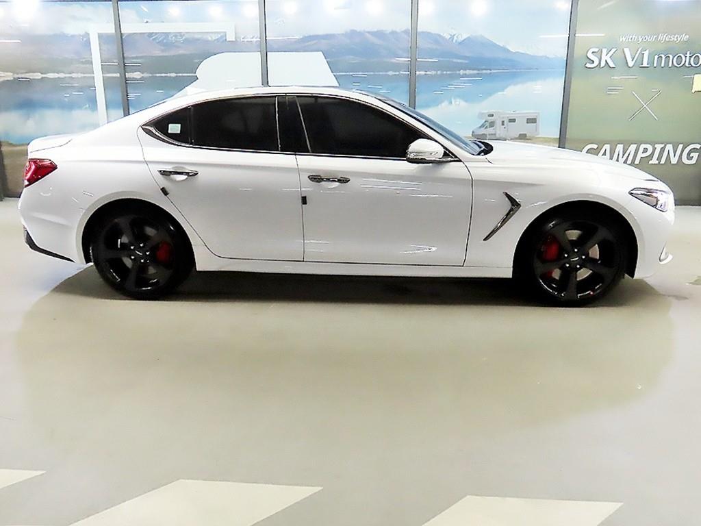 Genesis G70 - Vista 3