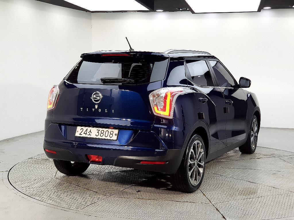 Ssangyong Tivoli - Vista 6