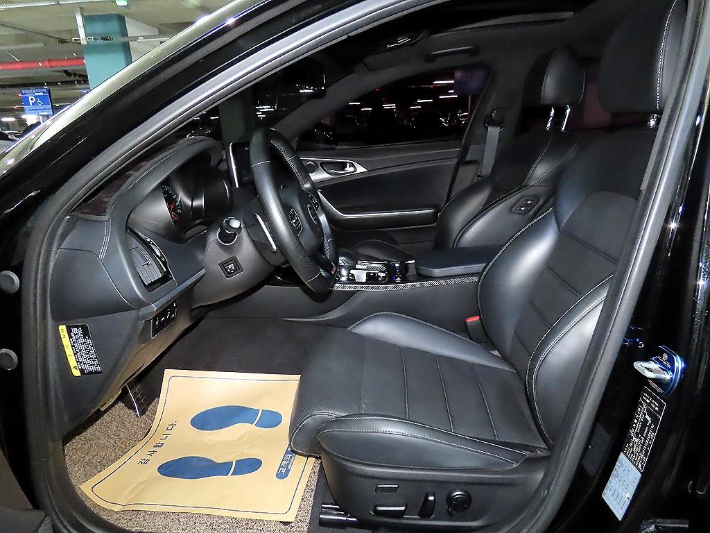 KIA Stinger - Vista 8