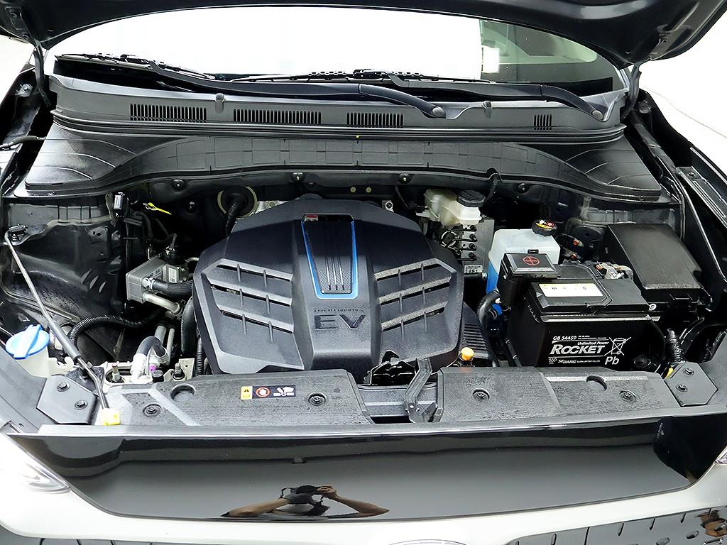 HYUNDAI Kona - Vista 9
