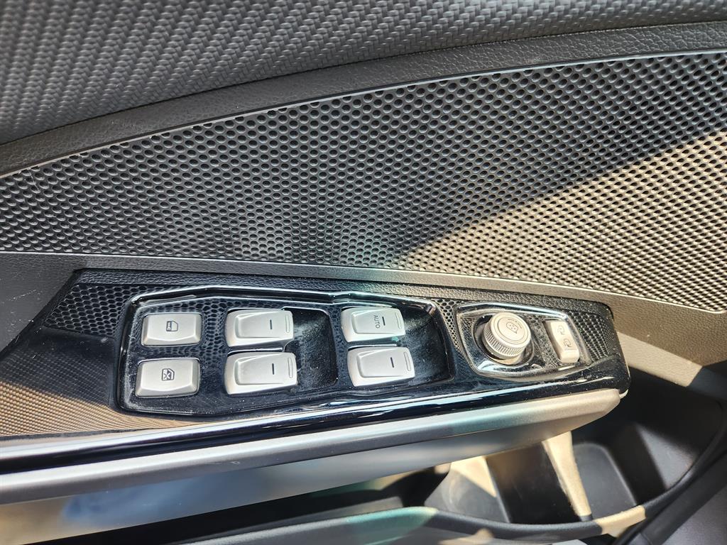 Ssangyong Tivoli - Vista 9