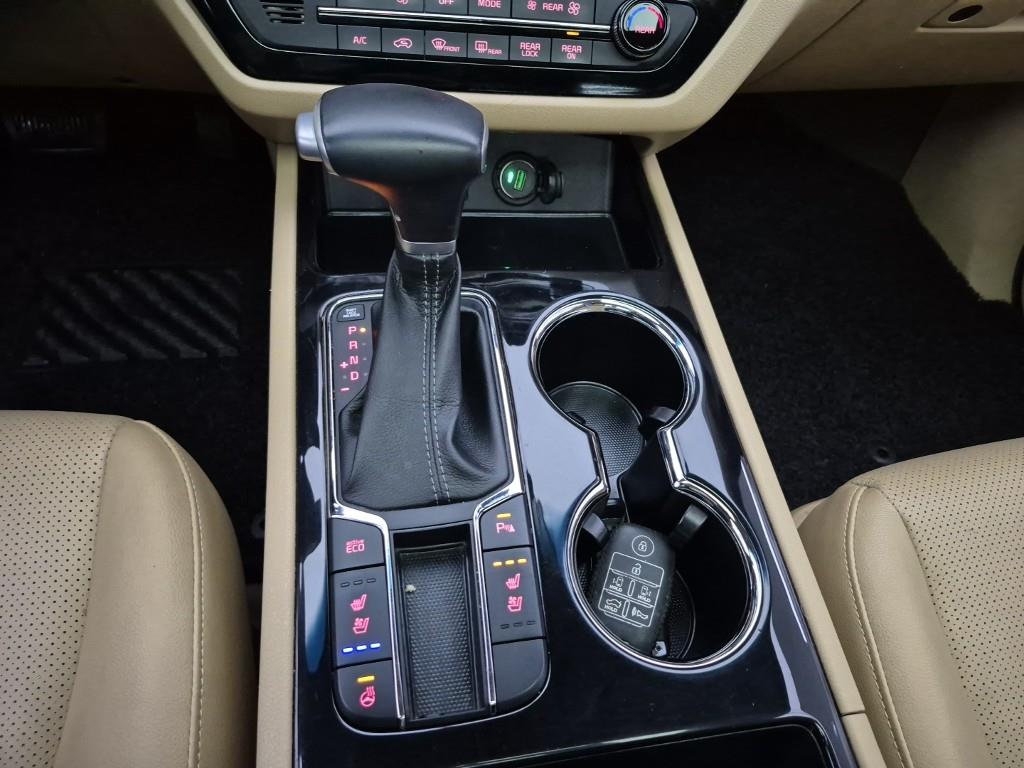 KIA Carnival - Vista 10