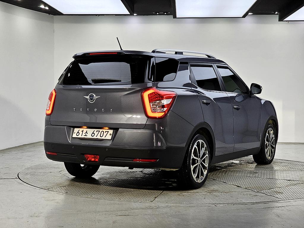 Ssangyong Tivoli - Vista 6