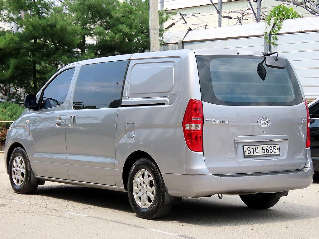 HYUNDAI Starex - Vista 3
